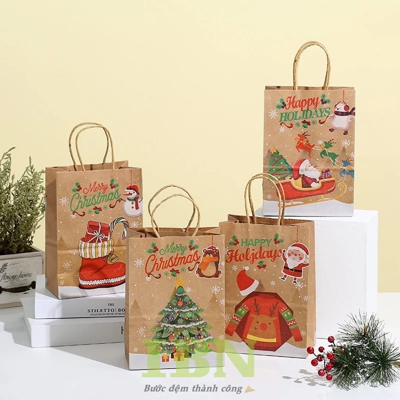 Các mẫu túi giấy Noel bằng chất liệu kraft